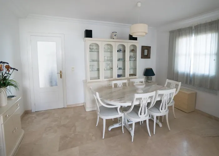 Fuentes A2 Bajo A Menyber Apartment *