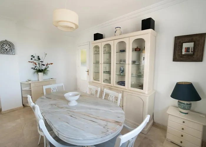 Fuentes A2 Bajo A Menyber Нерха